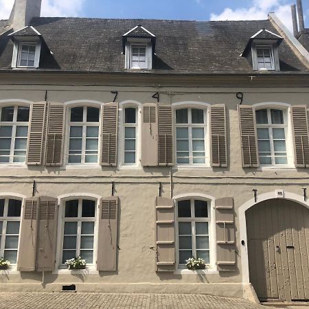 Aux Remparts De Montreuil Panzió Montreuil  Kültér fotó